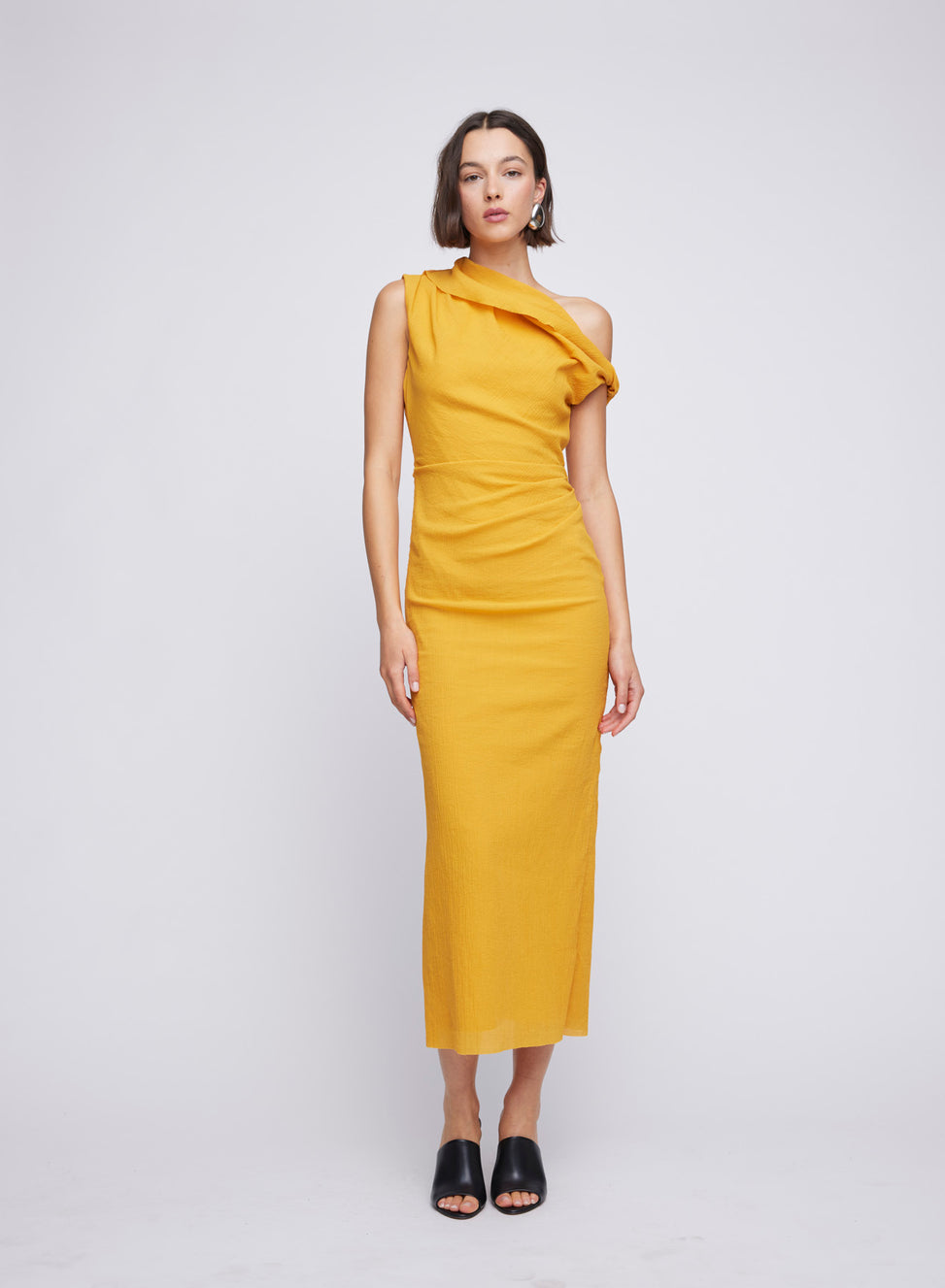 ANNA QUAN Off-Shoulder Crinkle Midi Dress, a versatile and timeless addition to your wardrobe. Discover all new dresses for any event or special occasion. Bright dress, bright midi-dress, orange midi-dress, orange event dress, wedding guest dress, formal dress.