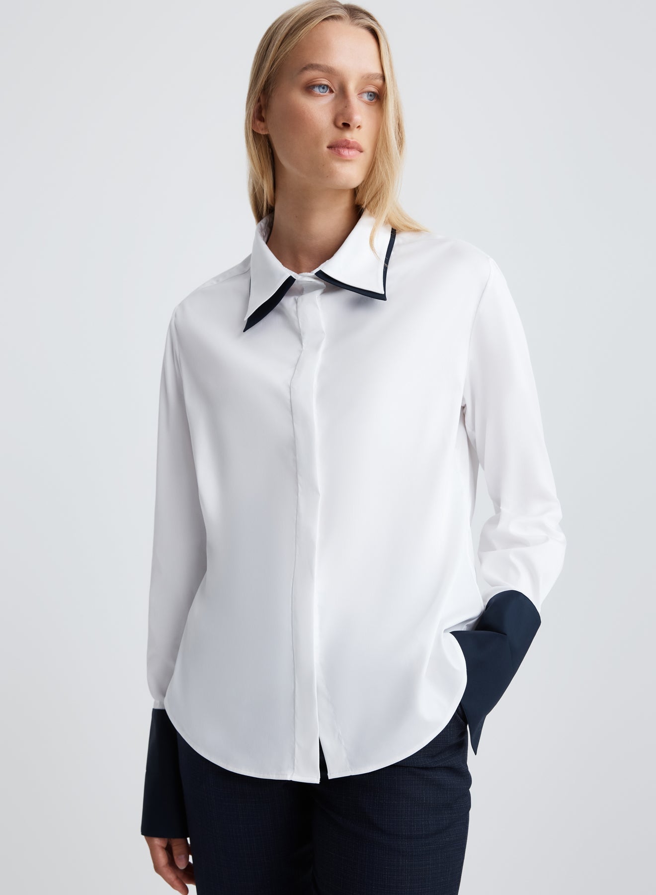 SUAREZ SHIRT (SWAN/NAVY)