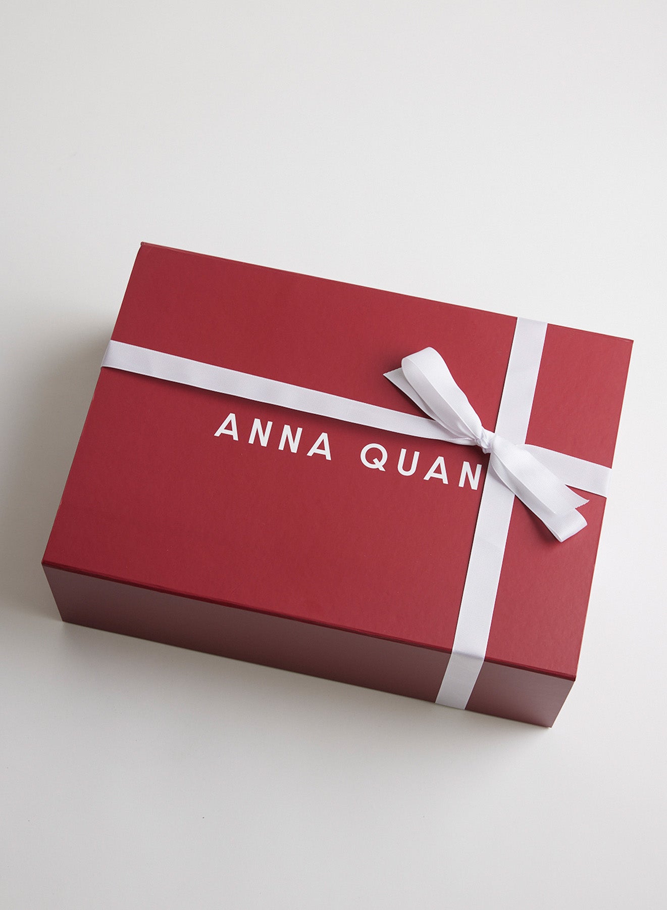 COMPLIMENTARY GIFT PACKAGING